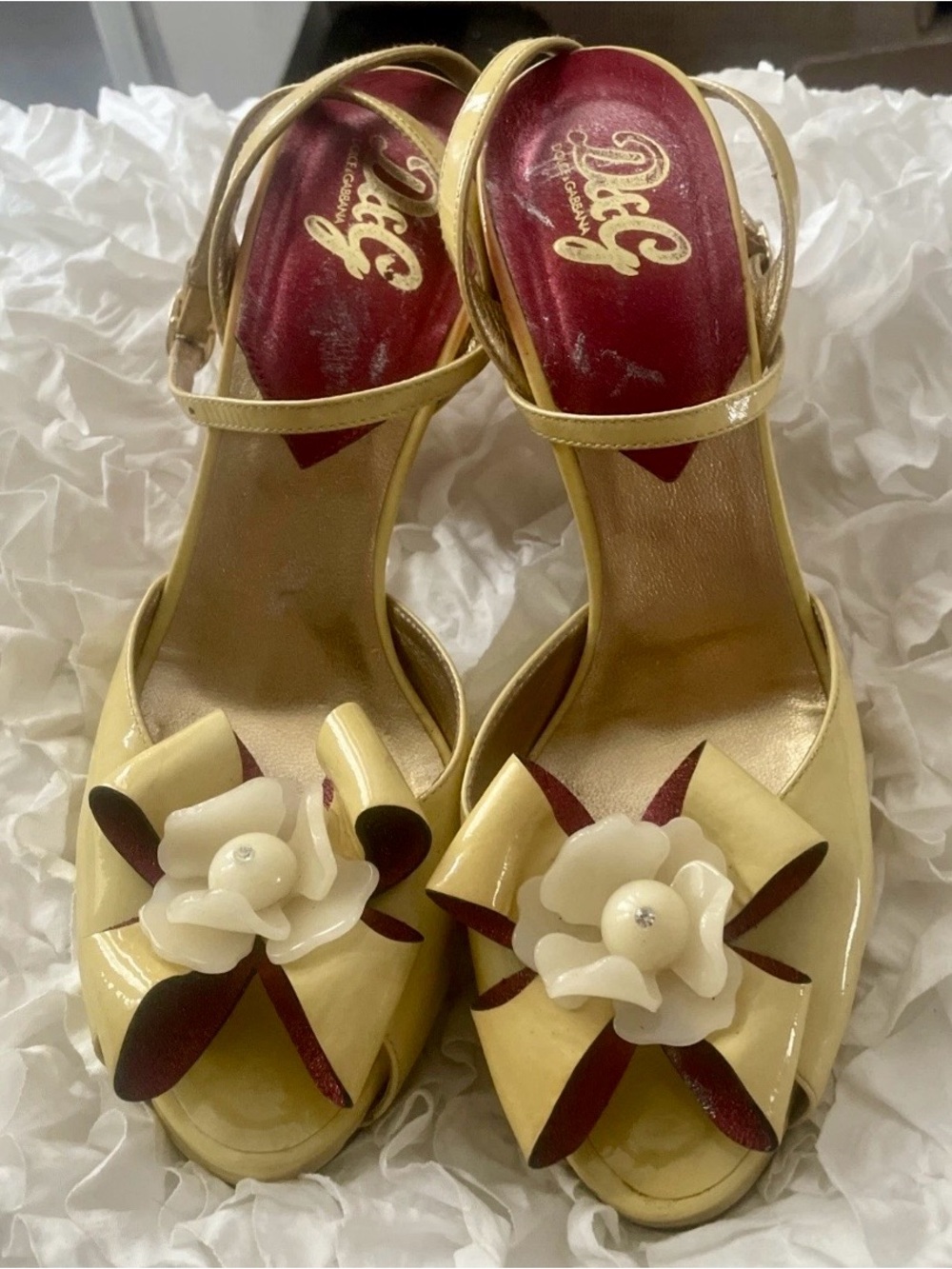 D&G Yellow Patent Leather Peep-Toe Slingback Heels with Floral Accent